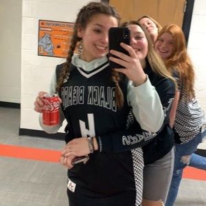 Meet your Posher, Alix